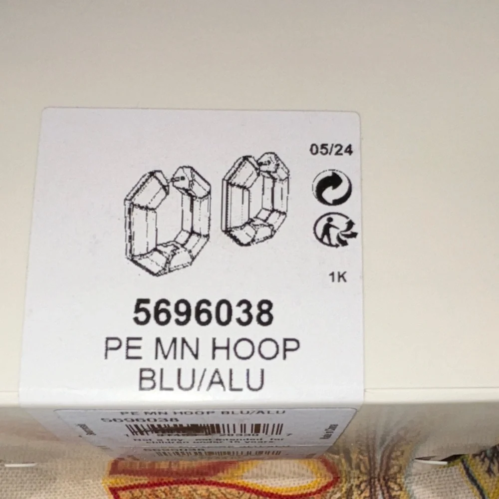 Swarovski Lucent hoop earrings Octagon shape, Small, Blue NIB - Picture 6 of 7